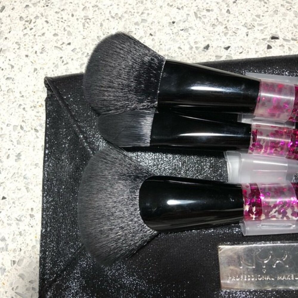 NYX Pink Best Face Forward Brush Kit NWOT